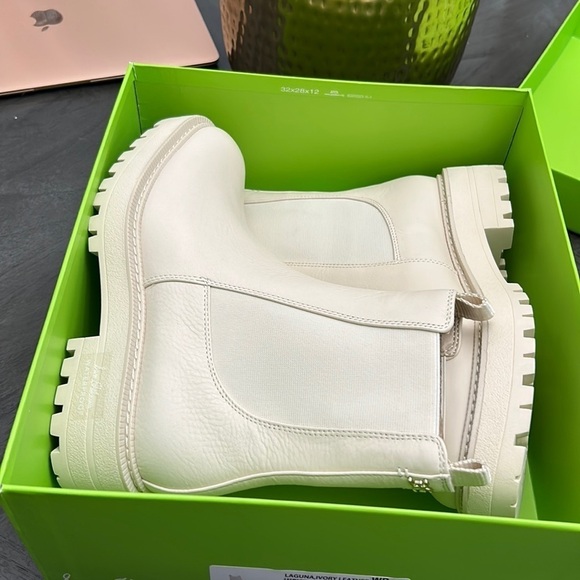 SAM EDELMAN LAGUNA CHELSEA BOOT - Picture 2 of 9